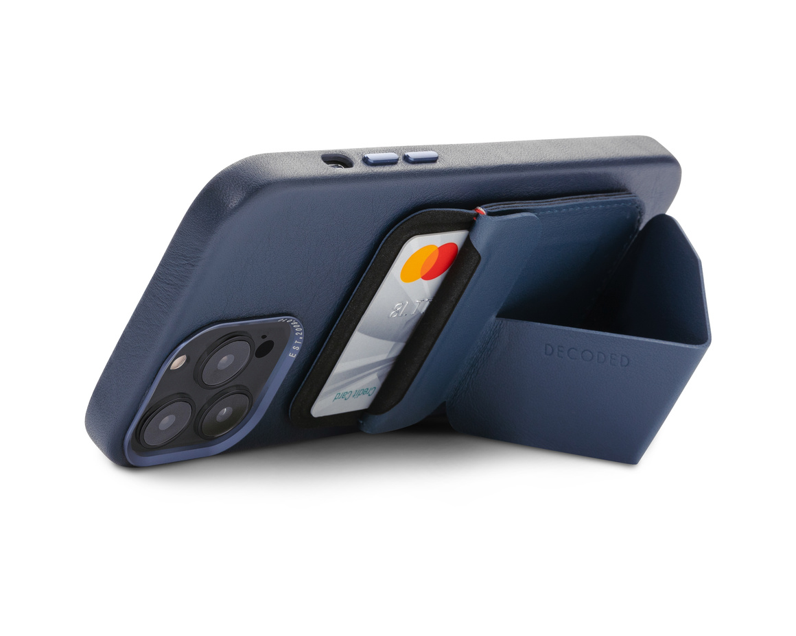 Decoded MagSafe Card Sleeve with stand V2 Navy