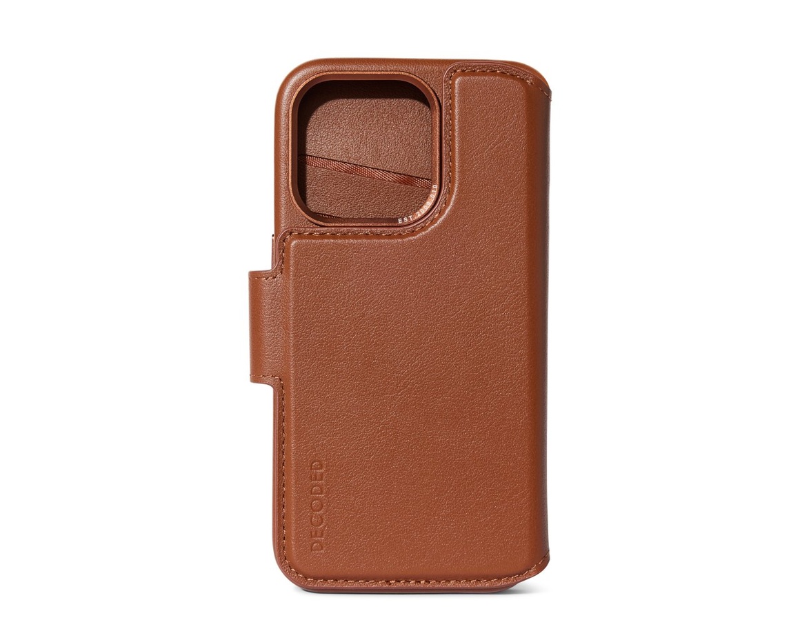 Decoded Leather Detachable Wallet för iPhone 15 Pro Max Tan