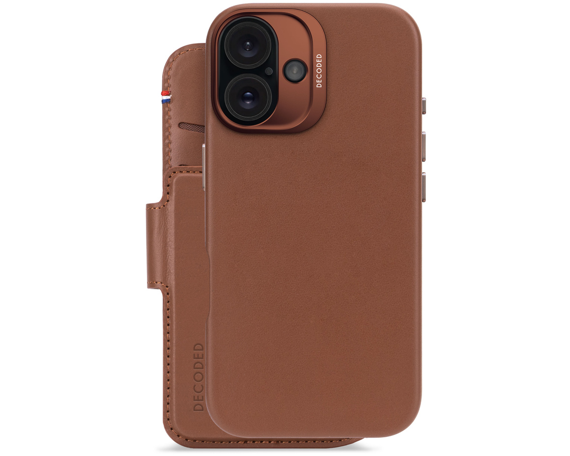 Decoded - Leather Detachable Wallet till iPhone 16 Brun