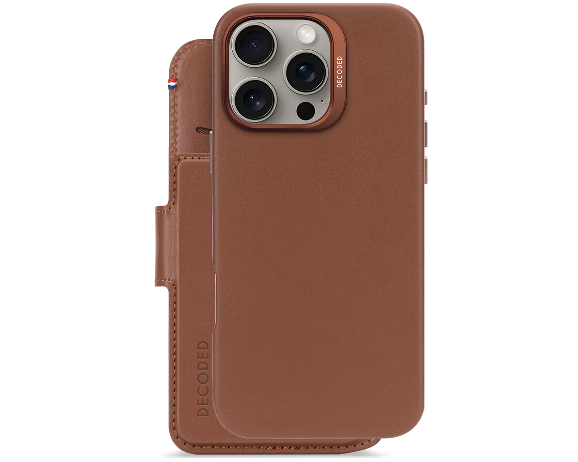 Decoded - Leather Detachable Wallet till iPhone 16 Pro Max Brun