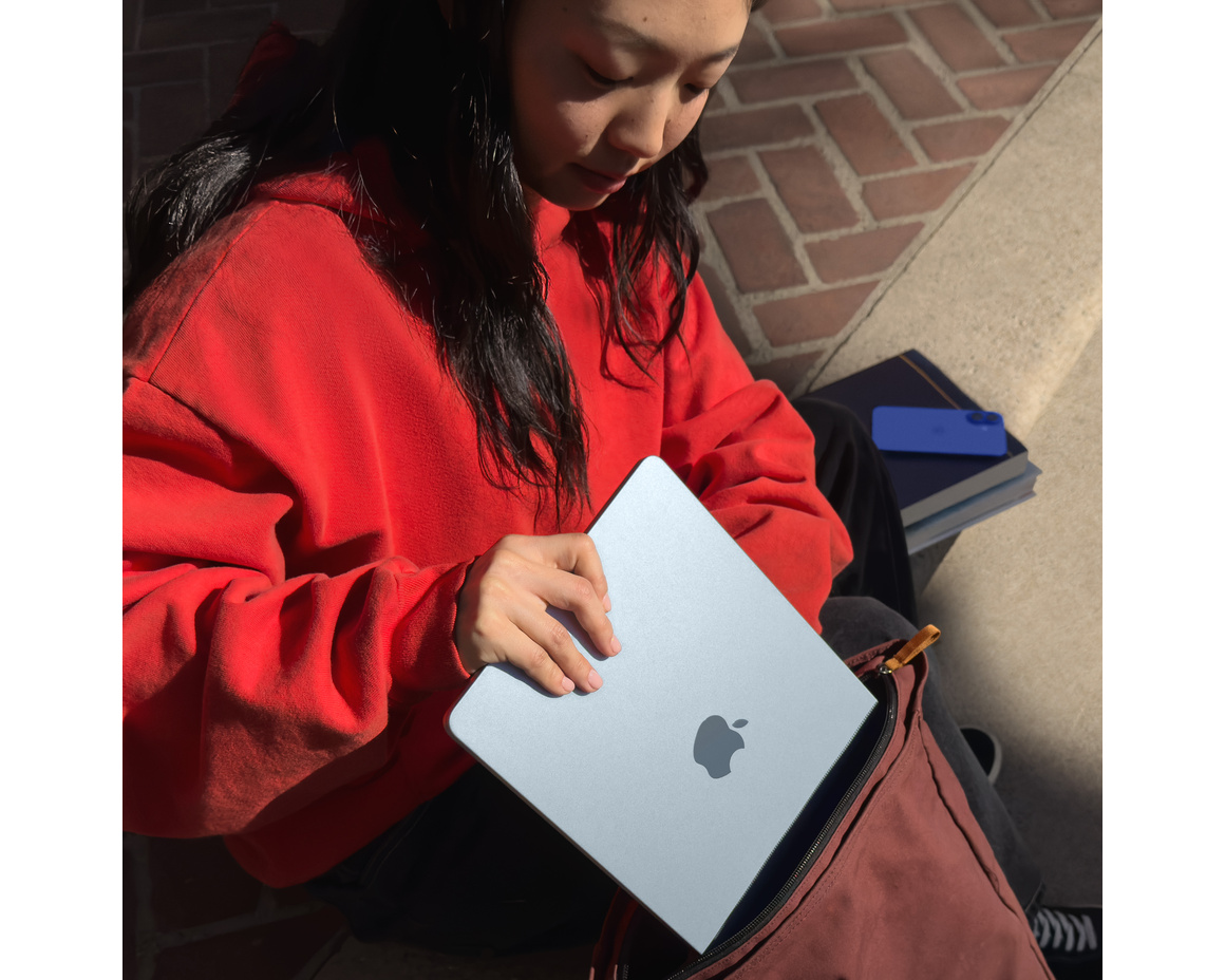 MacBook Air 13 M4 chip, 10-core CPU,8-core GPU/16GB/256GB SSD - Himmelsblå