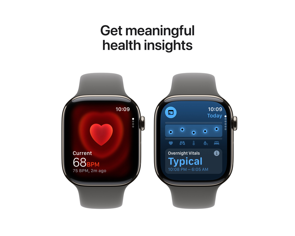 Apple Watch Series 11 Titan med Sportband Naturlig 42 mm S/M